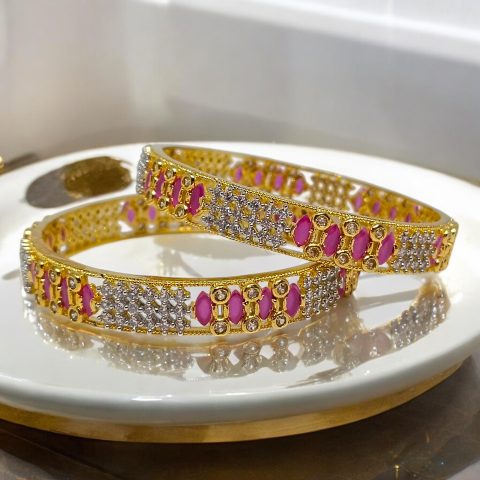 AD Golden Ruby Traditional Bangless