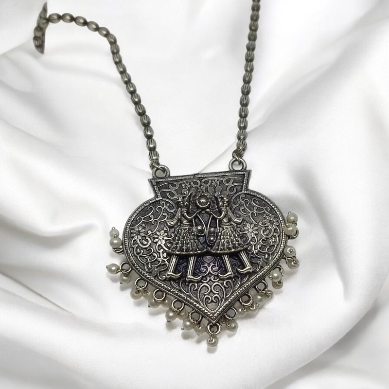Oxidised Bride-Groom Party Pendant - Image 3