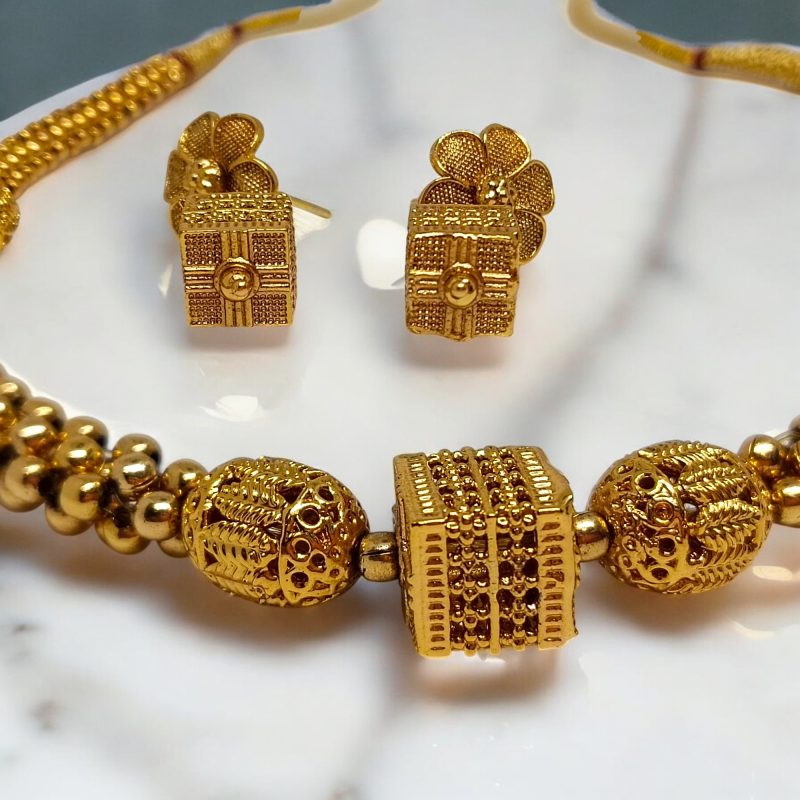 Golden Fashionable Party/ Festival Neckleless Set Series -1 - Image 2