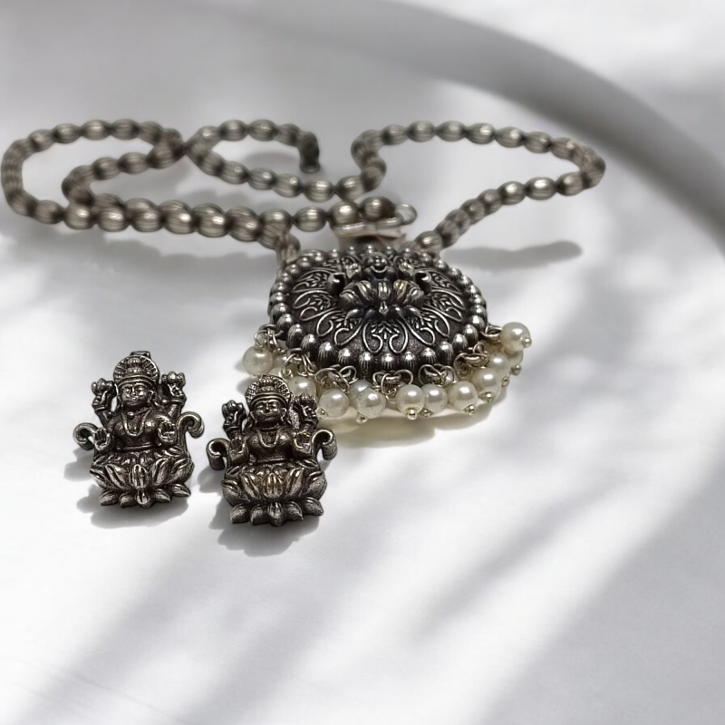 Oxidised Lord Laxmi Temple Pendant - Image 3
