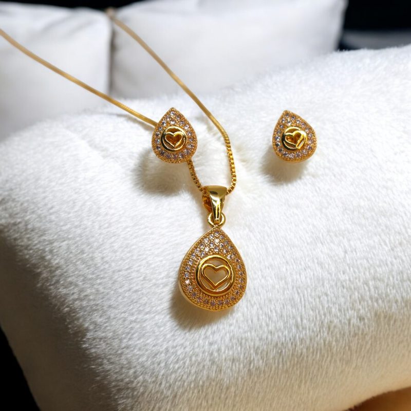 24K Gold Plated Oval Heart Shape Pendant, chain, ear-tops combo - Image 3