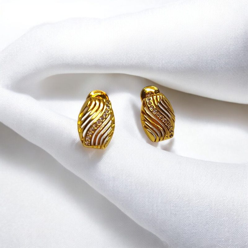 24K Gold Plated nine waves Pendant, chain, ear-tops combo - Image 3
