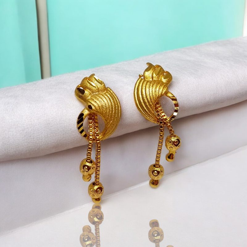 24K Gold Plated stylised sankha shape Earrings.